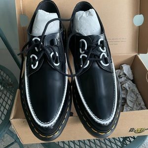 Mans Dr . Marten’s